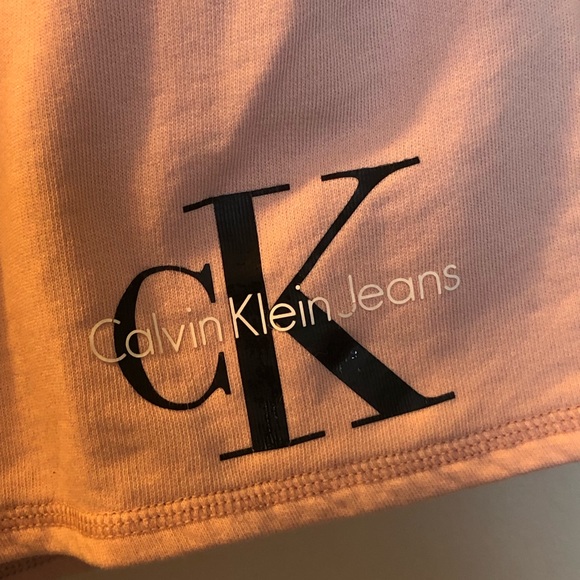 Calvin Klein medium pink shorts - Picture 6 of 7